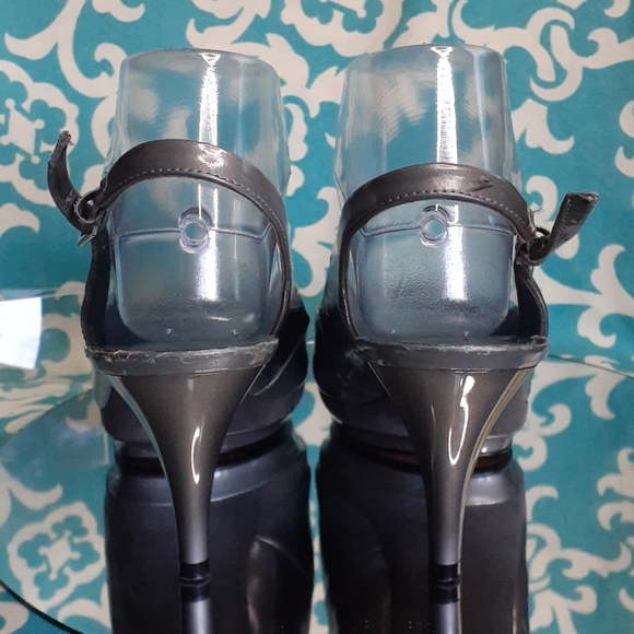 NINE WEST - Faux Gray Patent Peep Toe Heels Sz 7.5 - Picture 3 of 9